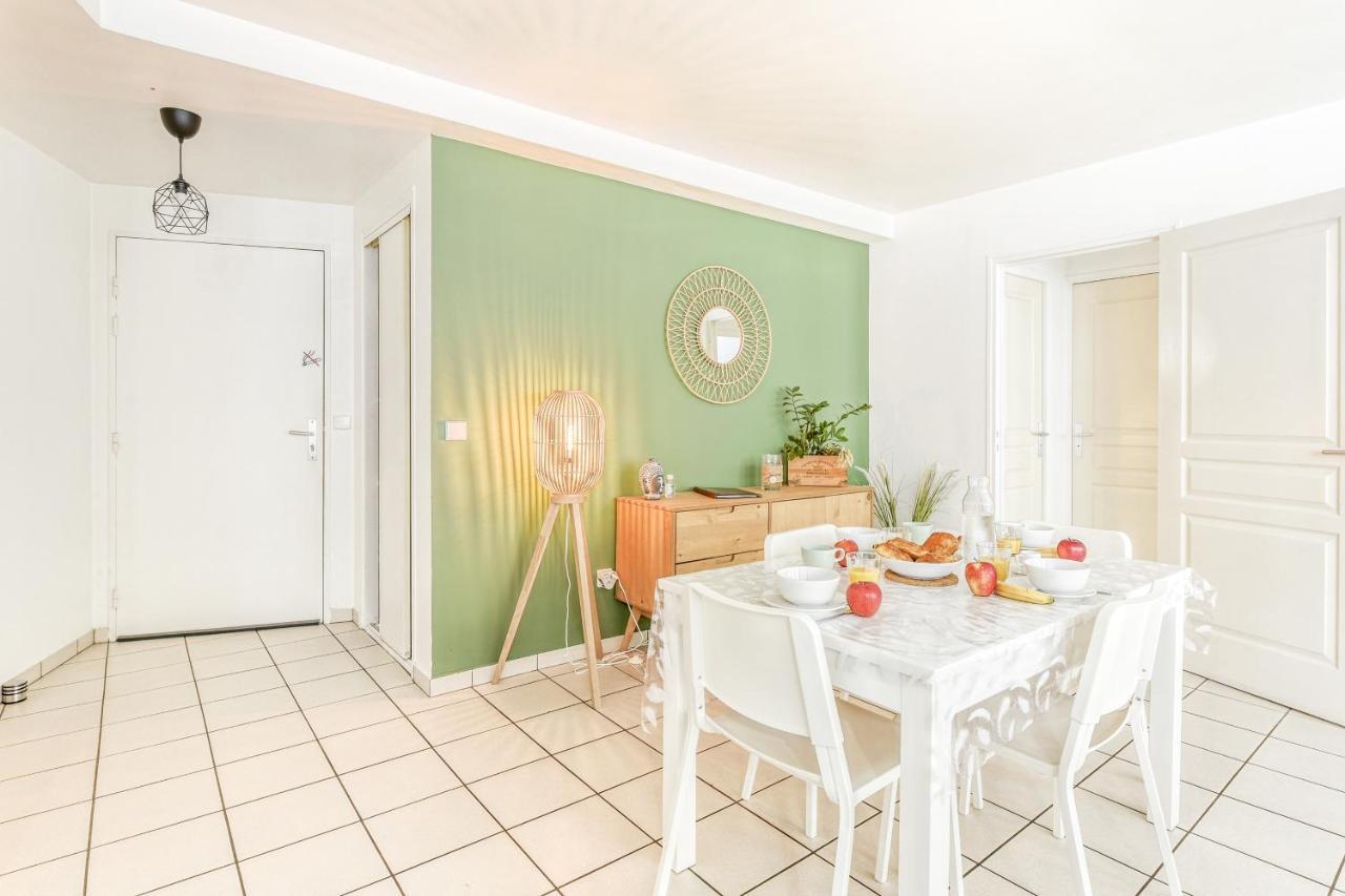 Appart'Hotel Versailles Saint Cyr L'Ecole - Gare Sncf A 100M Et Parking Prive Exterior foto